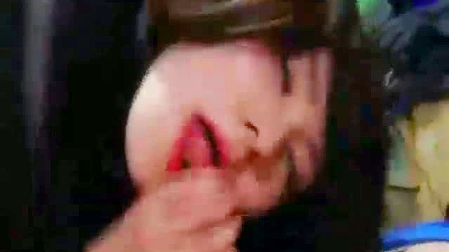 Tantalizing Asian Amateur Shows Off Her Plump Lips Skills