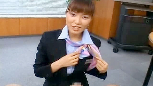 Sizzling Japanese Babe Delivers Hardcore Blowjob & Pussy Action