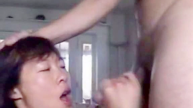 Seductive Asian Beauty Gives Jaw-Dropping Blowjob Delight