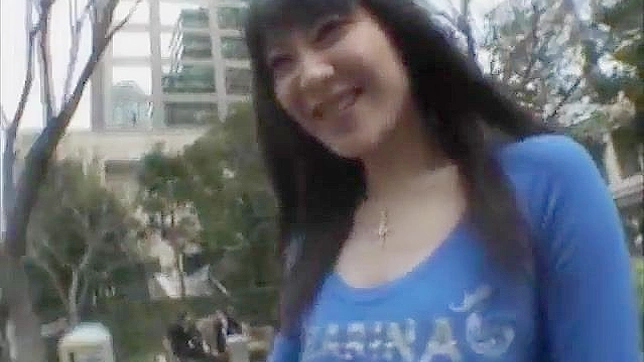 Lovely Natsumi Shows Her Puss While Spreading Thighs Openly