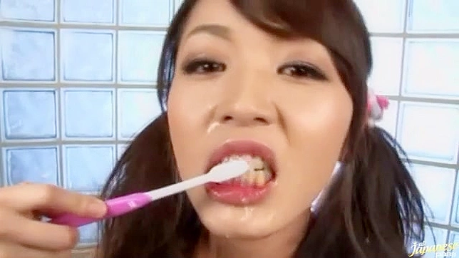 Passionate Blowjob Ends With Big Cum-Splattered Face Clean-Up
