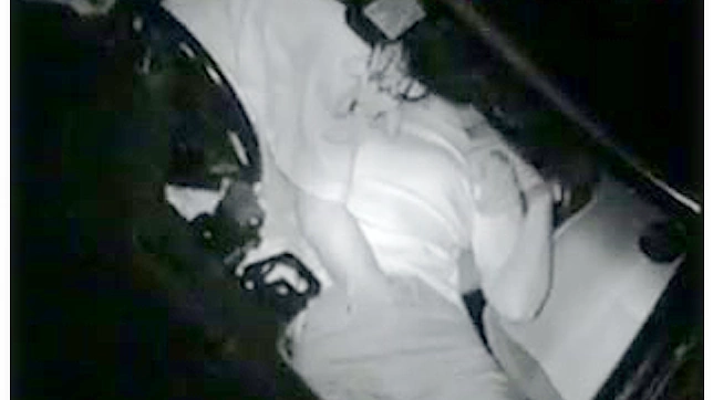 Passionate Amateur Couple Fucks Hotly In The Car Outside