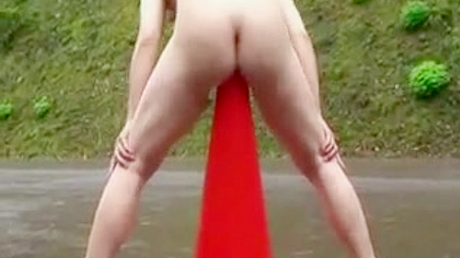 Sizzling Outdoor Sex Toy Ride by Hot Japanese Babe