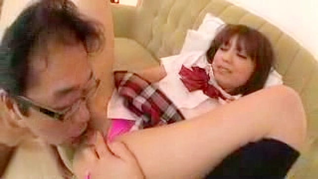 Hot Young Asian Beauty Seduces Amateur Buddy For Steamy Sex