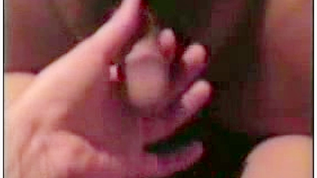 Skillful Japanese Lady Gives Mind-blowing Handjob Thrills