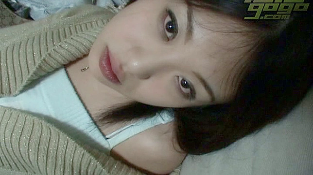 Hot Winsome Woman Masturbates Her Pussy with Vibrating Toy