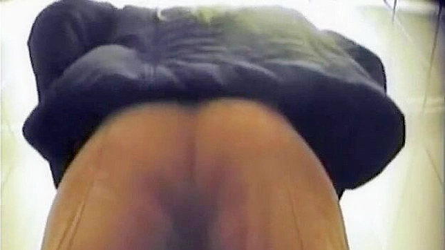 Sizzling Nasty Babe Enjoys Steamy Toilet Sex Action