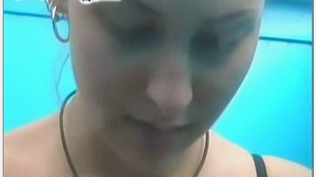 Teen 18+'s First Solo Show Off Natural Lumps & Hips Excitingly