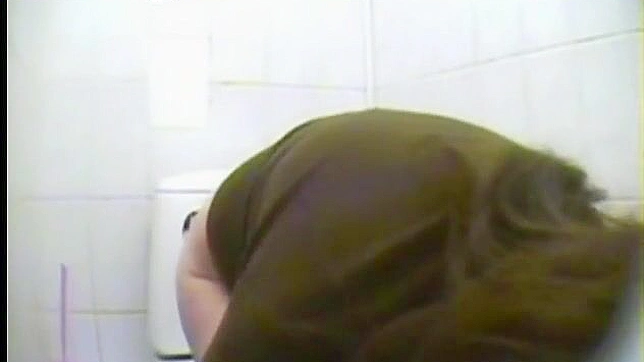 Lustful Girl 18+ in Jeans Tempts You In The Toilet For Fun