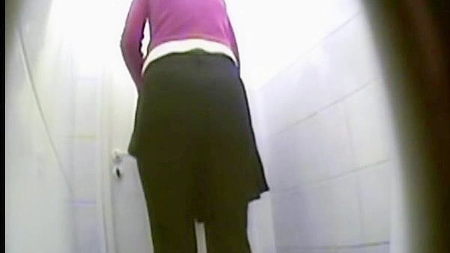 Lustful Girl 18+ in Jeans Tempts You In The Toilet For Fun