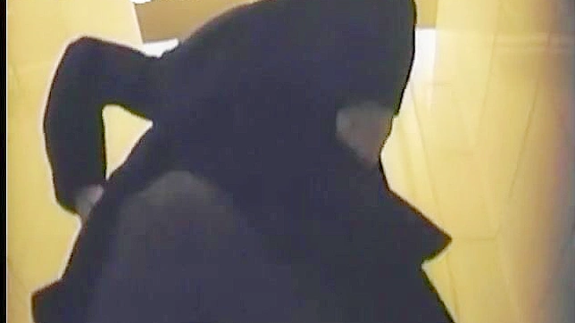 Lustful Girl 18+ in Jeans Tempts You In The Toilet For Fun