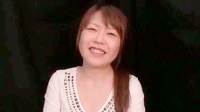 Sultry Japanese Beauty With Big Boobs Gives Sultry Blowjob Expertly