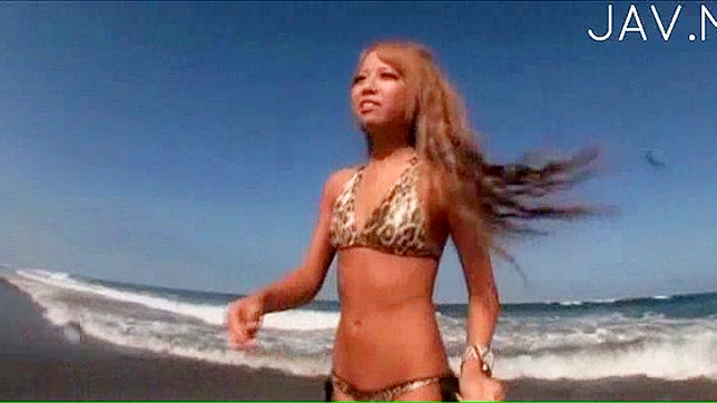 Sexy Bikini Babe Takes Her Man For A Steamy Swim