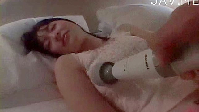 Seductive Japanese Stockings Babe Deep-Throats Big Boner