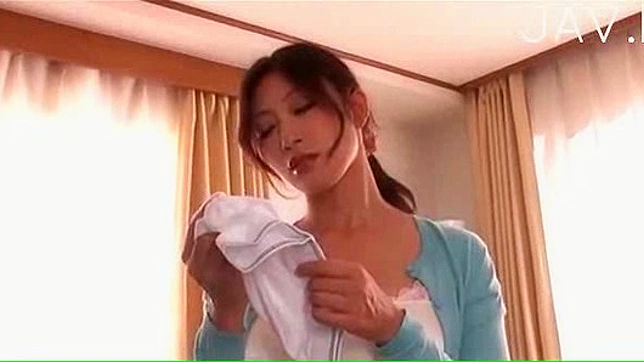 Skillful Japanese Chick Thrills Stud’s Shaft With Tongue Expertise