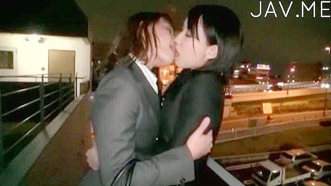 Sizzling Shower Sex With A Stunning Kinky Darling