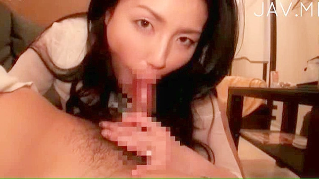 Bubble Butt Beauty Gets Amazing Blowjob & Finger Fun Action