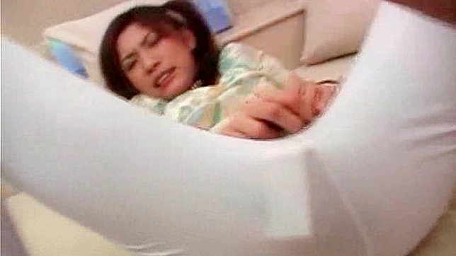 Horny Babe Takes Two Cocks While Getting Pussy Licked