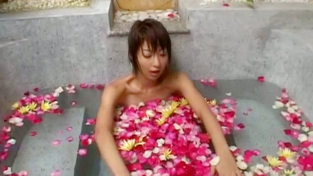 Curvy Teen 18+ Tempts Skillful Masseur For A Steamy Body Massage