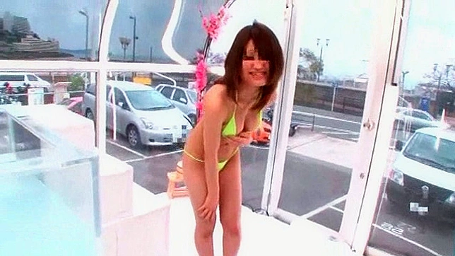 Hot Kinky Chick in Yellow Bikini Loves Getting Fingered Deeply