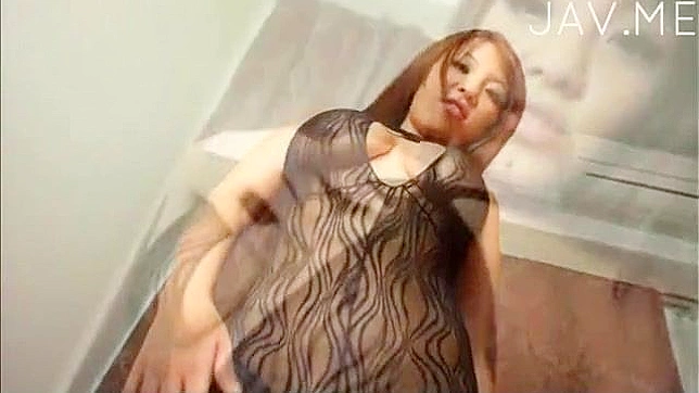 Sizzling Japanese Amateur Solo Showcases Her Sexy Knockers Playtime