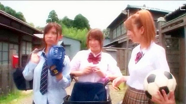 Seductive Babe Enjoys Toys Cracking Her Wet Pussy Intensely