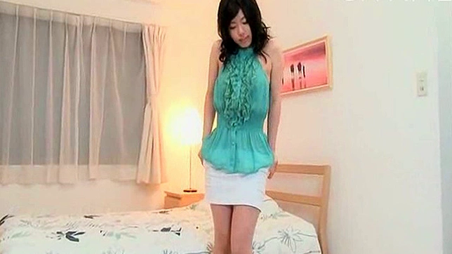 Seductive Asian Babe Moaning Loudly While Getting Fucked Hard