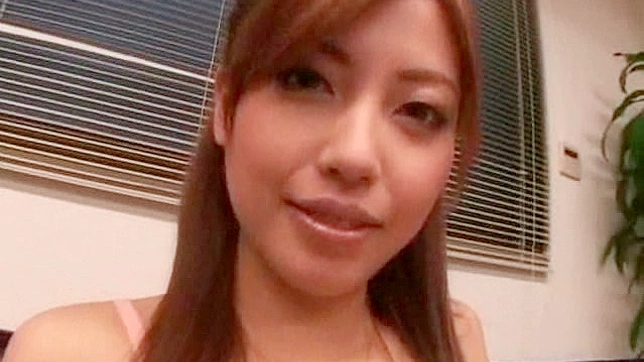 Cock-Sucking Sex Craving Beauty Gets Topped Off With Facial Glory