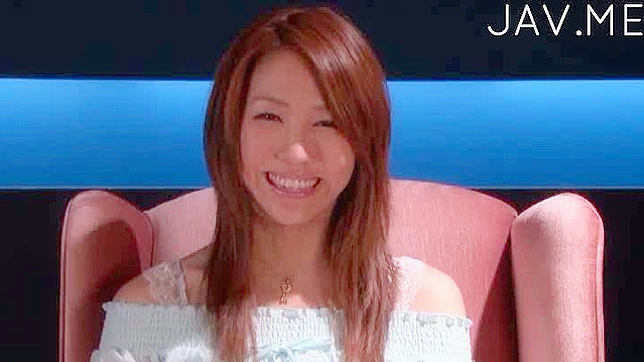 Passionate Honey Loves Kisses Before Deep Caress Delight