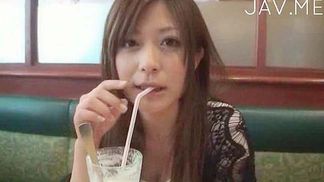 Irresistible Sweet Teen 18+ Shows Sultry Poses On Cam Seductively