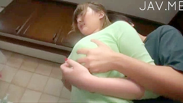 Sizzling Japanese Chick Gives Unforgettable Blowjob Thrill Show