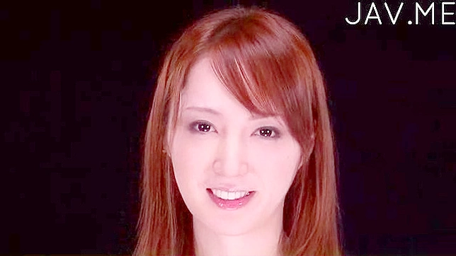 Hot Sensual Babe Gives Steamy Blowjob Shows Pussy Expertly