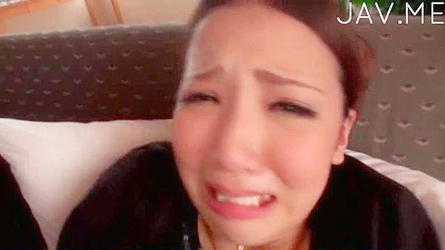 Stunning Japanese Doll in Stockings Gives Amazing Blowjob