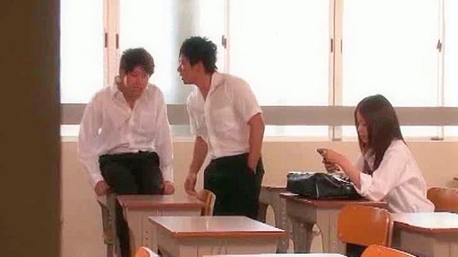 Moaning Babe Gets Fingered Hard Till She Screams in Ecstasy