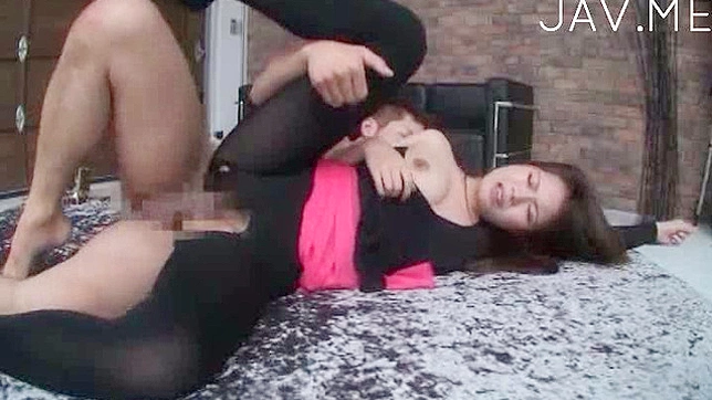Japanese Solo Star Yuki Touma Masturbates Her Cunt Sensually