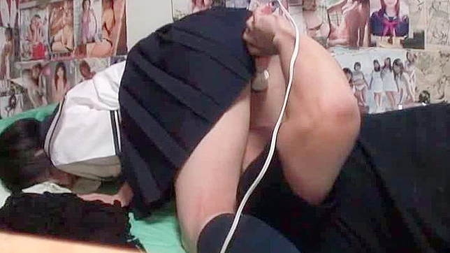 Tiny 18+ Titted Babe Sucks Hard Till He Cums All Over Her Face