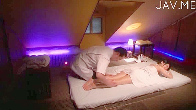 Charming Asian Chick Gets Explicit Drilling in Her Succulent Twat