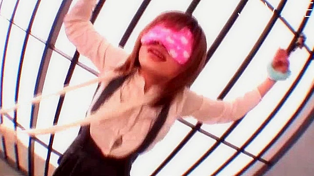 Moaning Hairy Pussy Gets Fingered Roughly by Insolent Chick