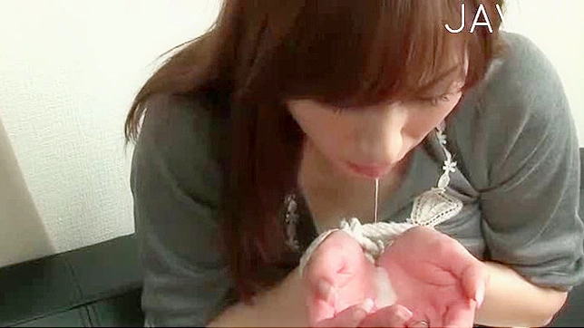 Sultry Korean Cutie Seduces and Delivers Hot Hardcore Action