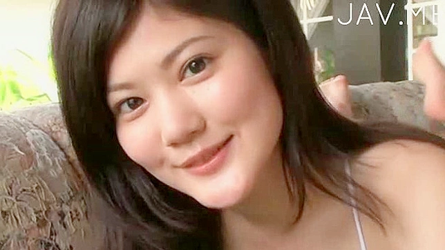 Sizzling Japanese Darling Tempts You In Her Sexy Bikini