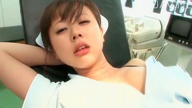 Cutie Gets Kinky Working Her Muff for Rapturous Pleasure