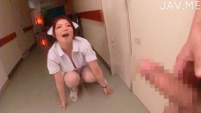 Passionate Babe Thrills Her Pussy Using a Thick Dildo