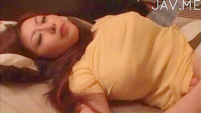 Sizzling Babe Tempts With Titty Tease Before Jerking Off Stud