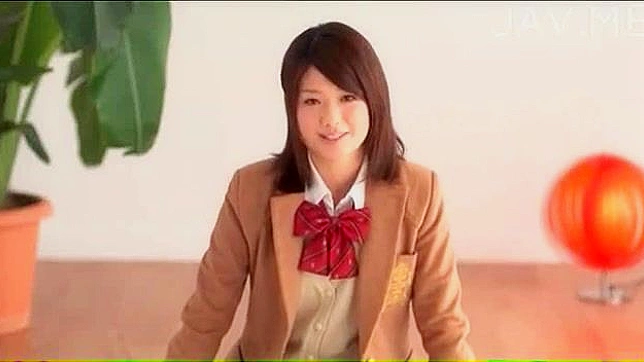 Schoolgirl 18+ Gets Her Pussy Pleasured by Expert Hand Job