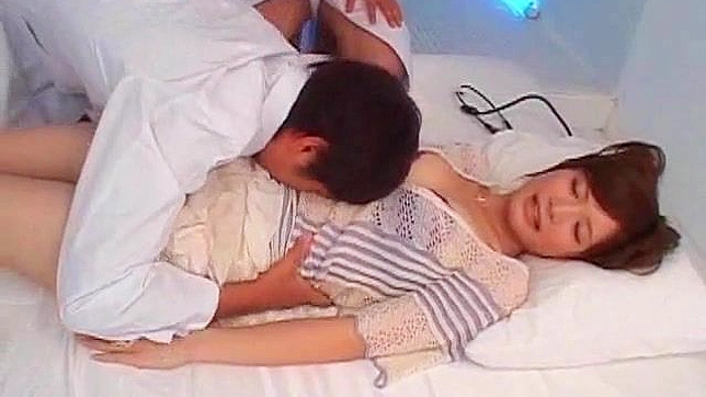 Doctor Duo Licks Pretty Patient's Hole for Pleasure