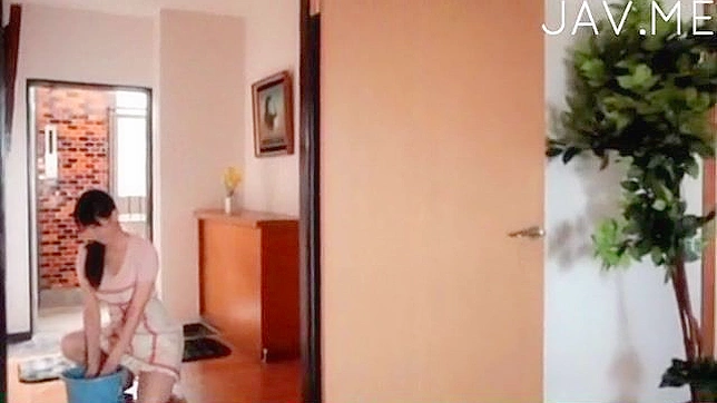 Seductive Babe Masturbates Pussy Before Steamy Fuck Fest