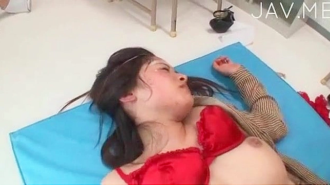 Busty Girl 18+ Gets Fucked Hard & Takes Cum On Lips