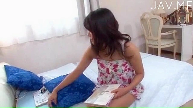 Sexy Girl 18+ with Big Boobs Fingering Her Pussy Hardly