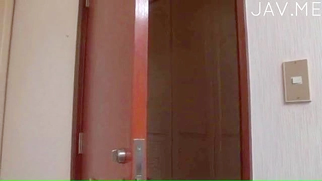 Sizzling Busty Beauty Fingers Her Wet Pussy Hole