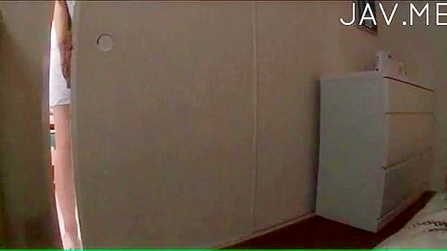 Skillful Brunette Expertly Sucks Huge Thick Cock